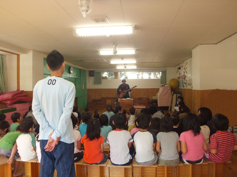 ���a����